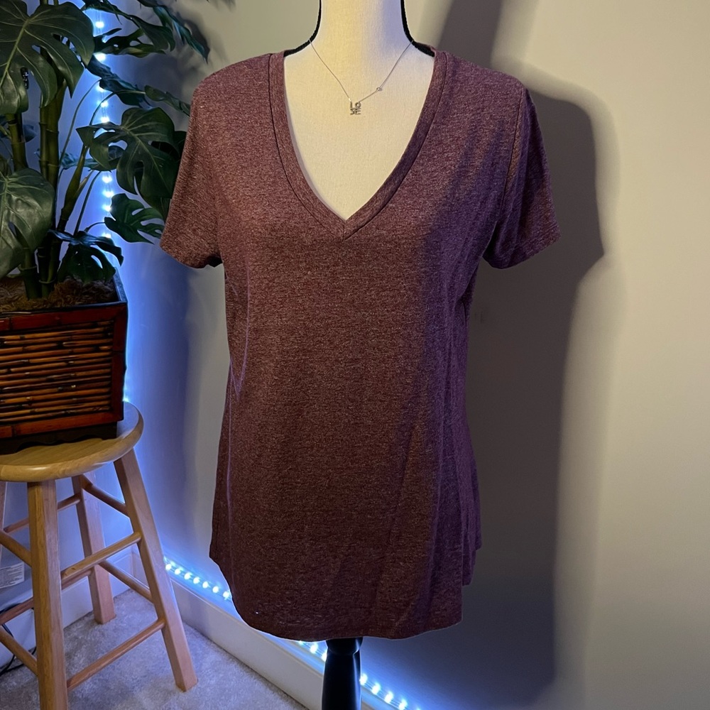 Women’s Mossimo Heathered Burgundy V-neck Short Sleeved Shirt Size XL